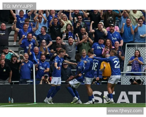 西甲焦点战巴萨与热刺互交白卷乌龙球瞬间引发全场热议集锦回顾